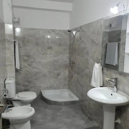 Gray Vlore